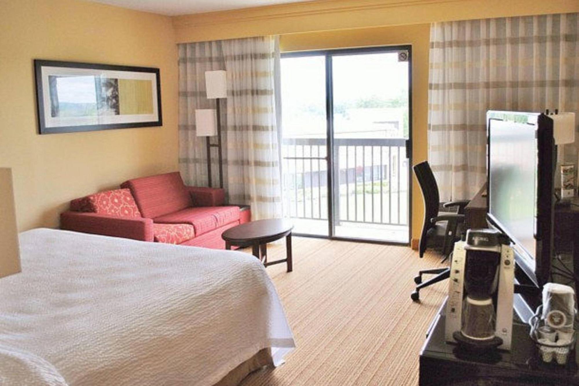 Courtyard Hartford Манчестър Екстериор снимка