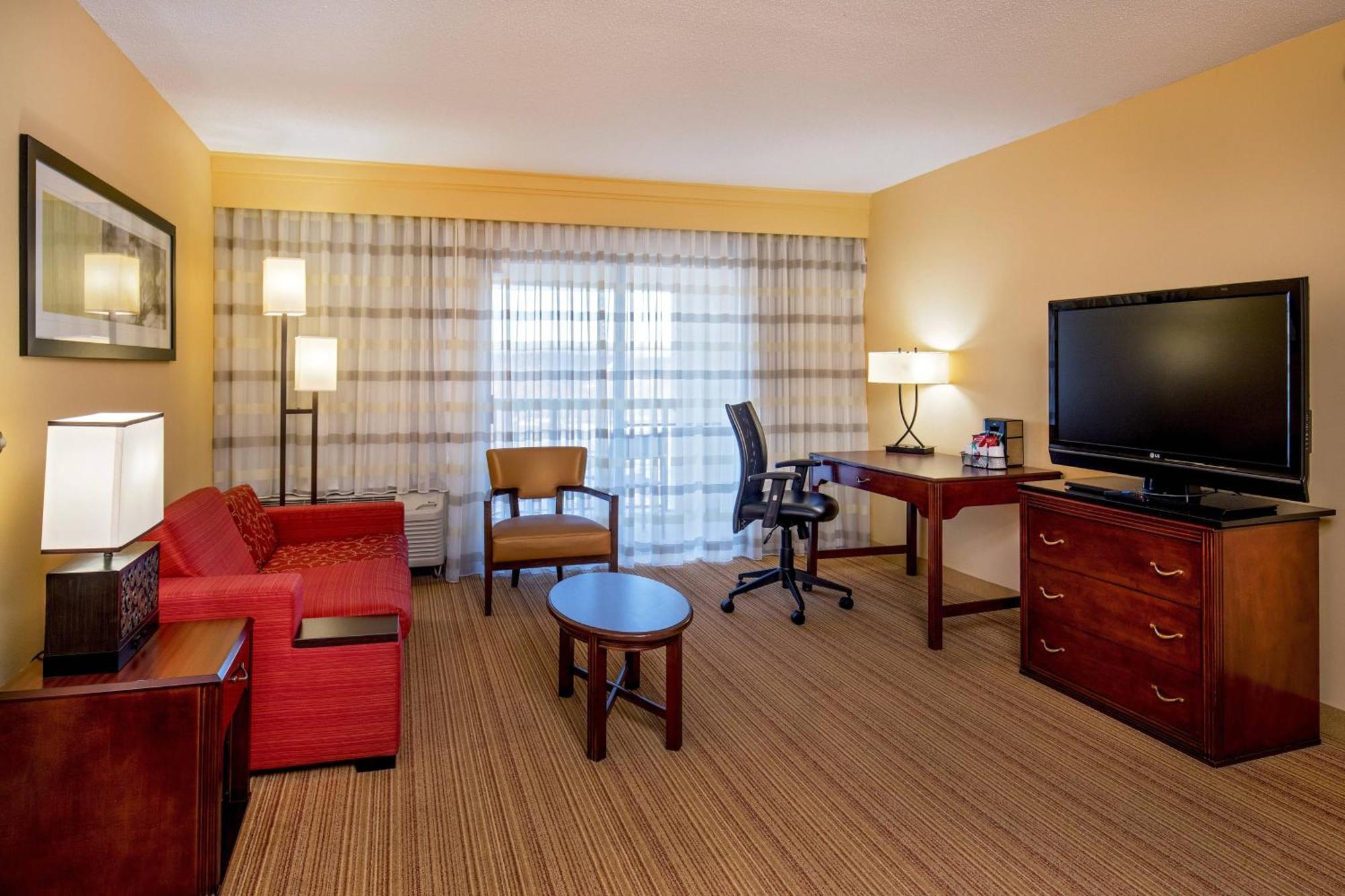 Courtyard Hartford Манчестър Екстериор снимка