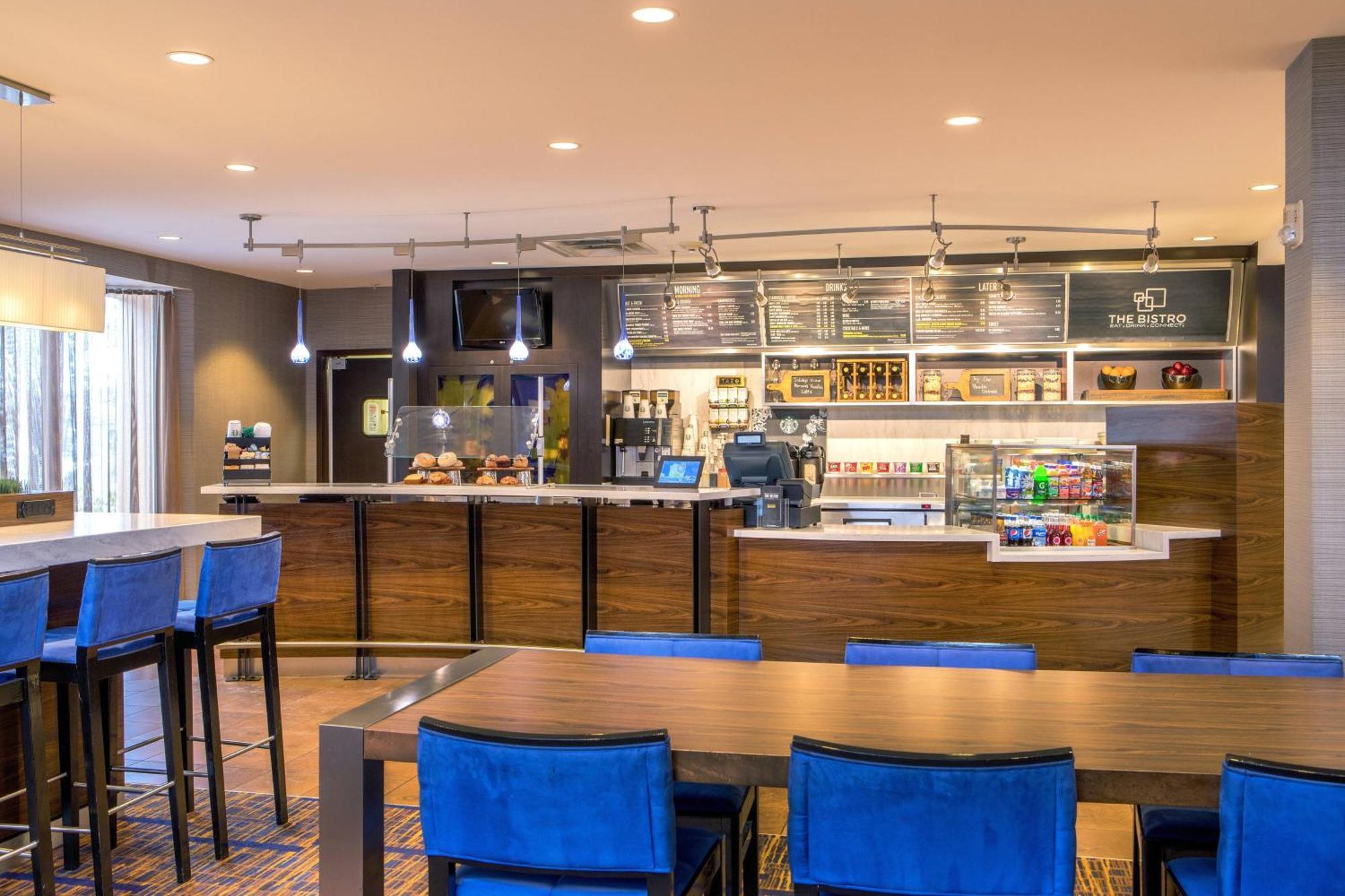 Courtyard Hartford Манчестър Екстериор снимка