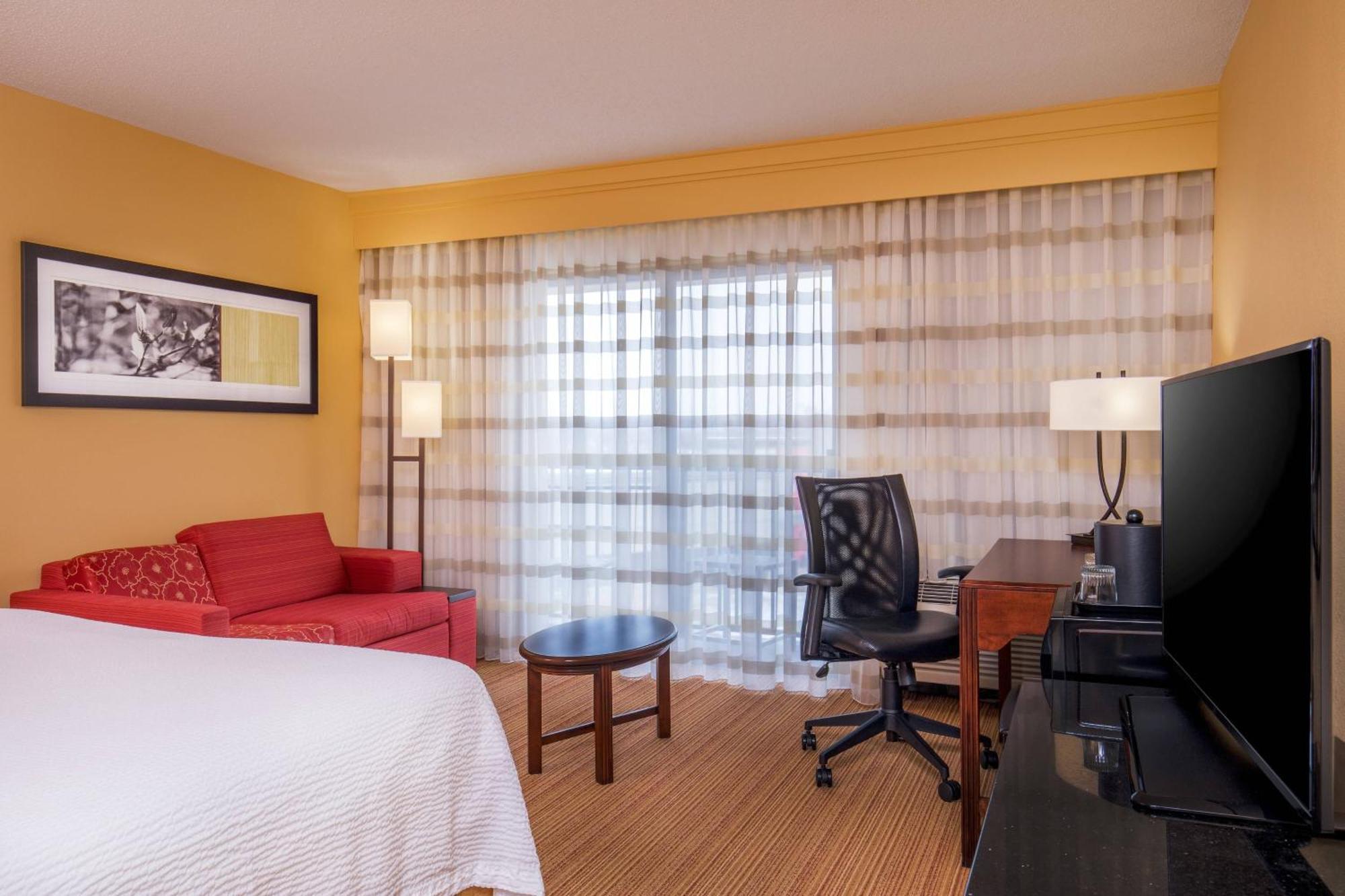 Courtyard Hartford Манчестър Екстериор снимка