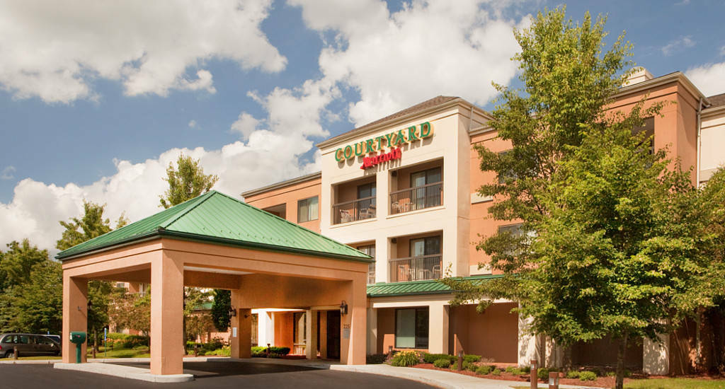 Courtyard Hartford Манчестър Екстериор снимка